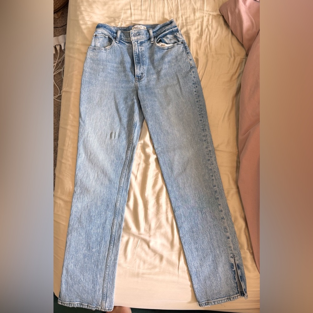 Abercrombie 90s Straight Ultra High Rise Jeans